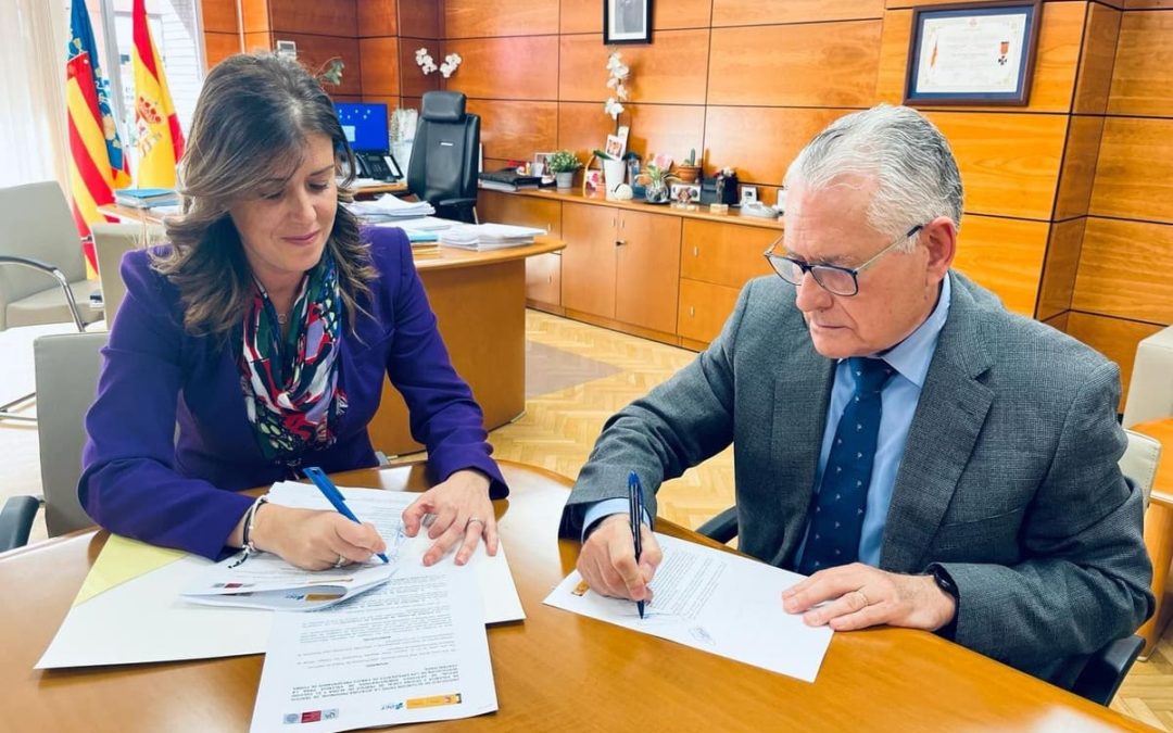 Convenio de canje del permiso de conducir: el CGAV firma un protocolo con la Jefatura Provincial de Tráfico de Valencia para agilizar esta gestión