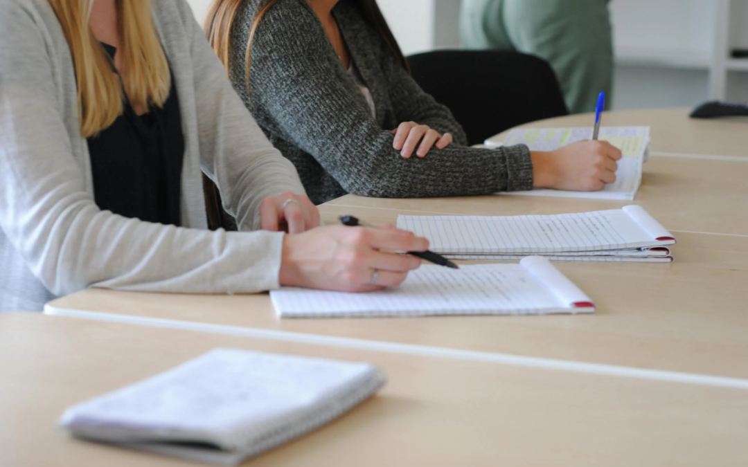 El Papel del Gestor Administrativo en la Sostenibilidad Empresarial: Claves para 2025 