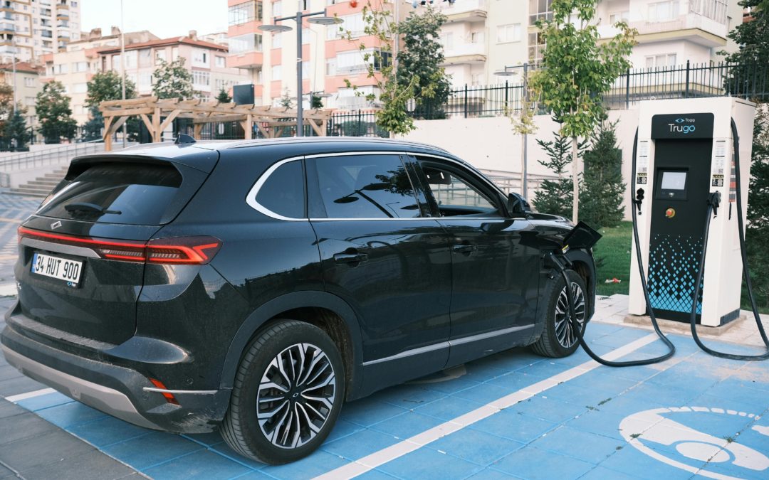 gestiones tráfico coche electrico cargando